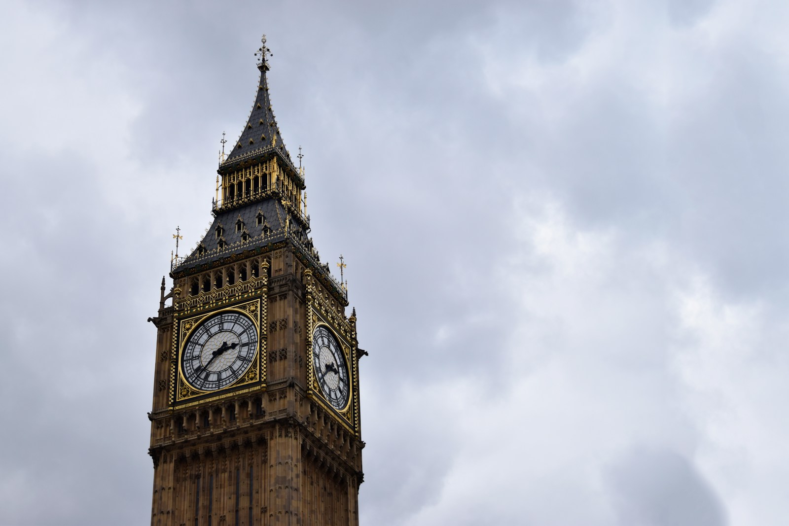 Séjour linguistique en Angleterre pour apprendre l&rsquo;anglais : une fausse bonne idée ?